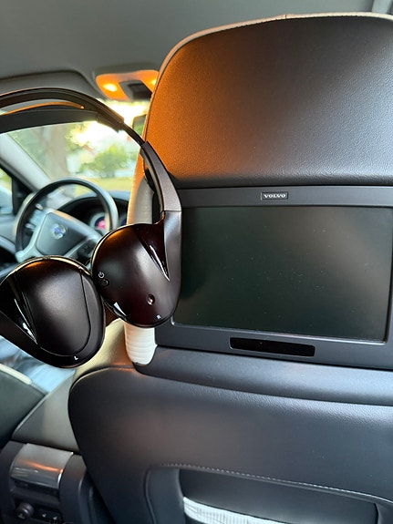 Volvo V70 11 of 16