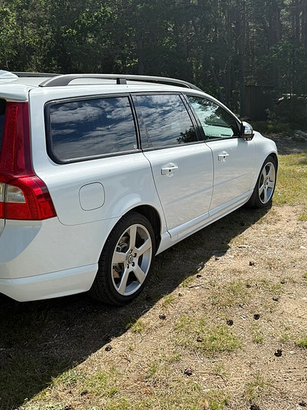 Volvo V70 4 of 16