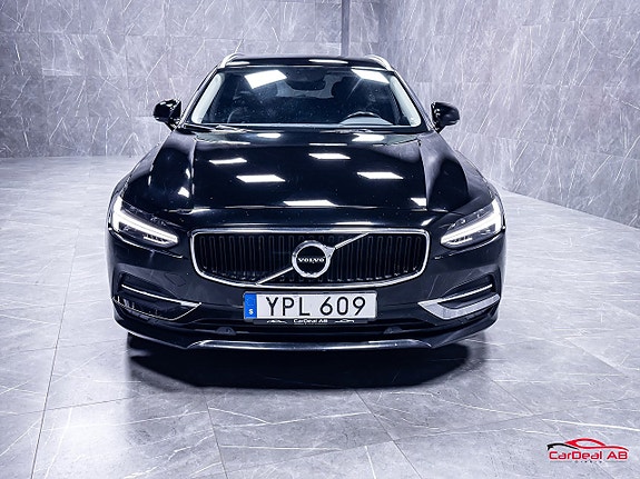 Volvo V90 2 of 5