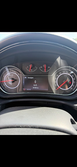 Opel Insignia 2 of 7