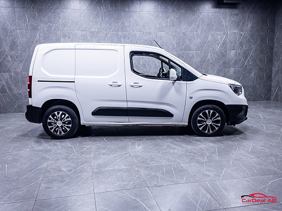 Opel Combo 8 of 28
