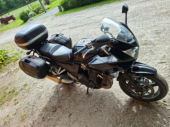 Suzuki GSF1250SA Bandit 3 of 3
