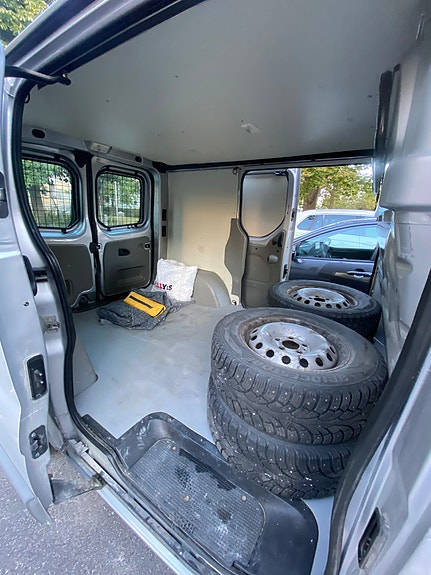 Opel Vivaro 16 of 16