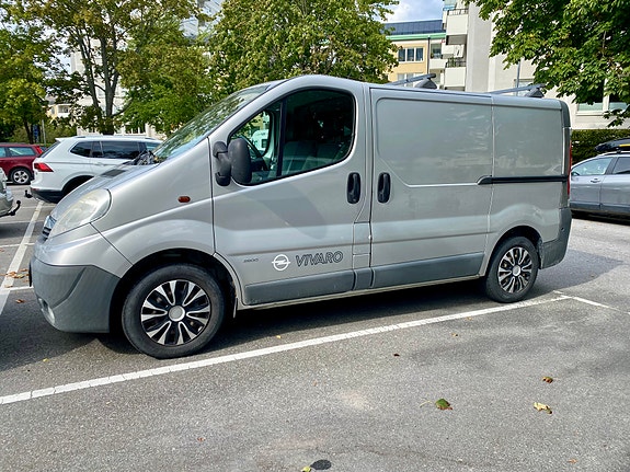 Opel Vivaro 2 of 16