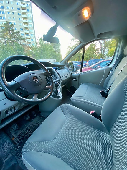 Opel Vivaro 7 of 16