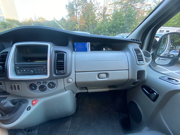 Opel Vivaro 11 of 16