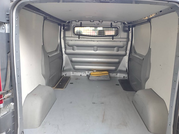 Opel Vivaro 3 of 4