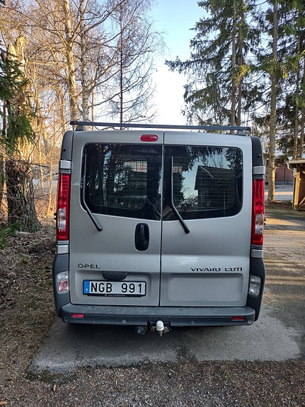 Opel Vivaro 2 of 4