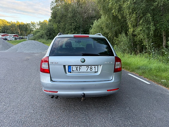 Skoda Octavia 3 of 6