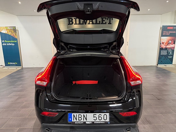 Volvo V40 7 of 20