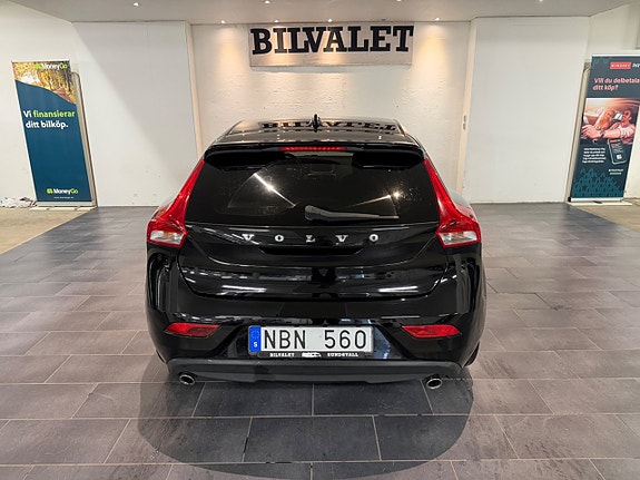 Volvo V40 6 of 20