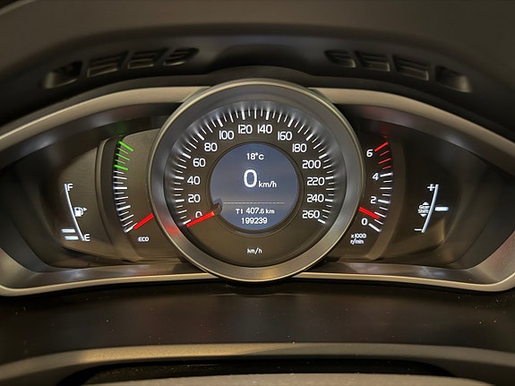 Volvo V40 16 of 20