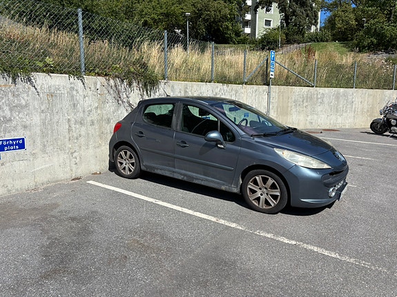 Peugeot 207 2 of 3