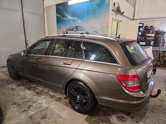 Mercedes-Benz C180 7 of 17