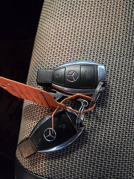 Mercedes-Benz C180 11 of 17