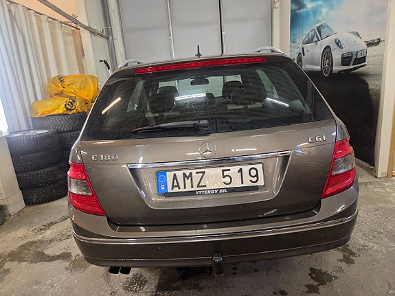 Mercedes-Benz C180 9 of 17