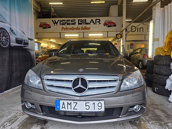Mercedes-Benz C180 2 of 17