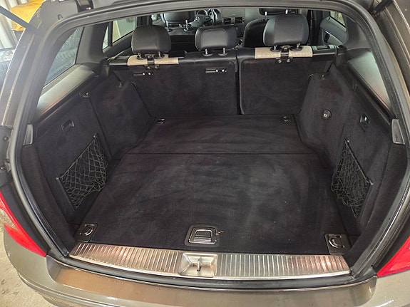 Mercedes-Benz C180 15 of 17