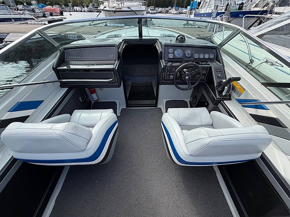 Formula 223 LS Mercruiser 350 MAG MPI 2025 10 tim ankarspel 3 of 5