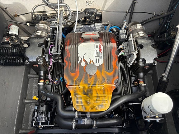Formula 223 LS Mercruiser 350 MAG MPI 2025 10 tim ankarspel 8 of 9