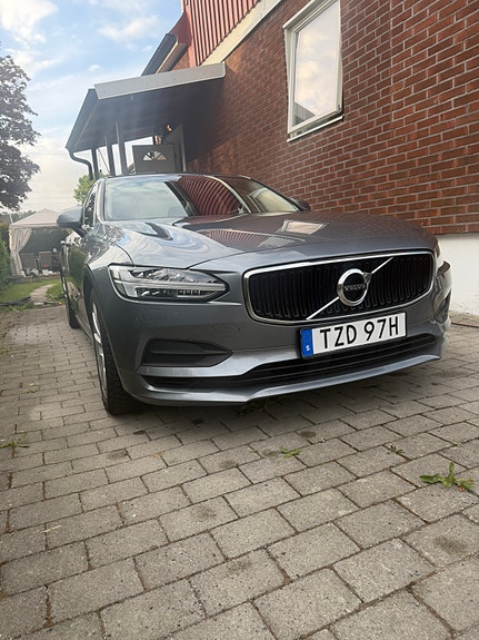 Volvo S90 2 of 8