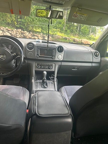 Volkswagen Amarok 3 of 4