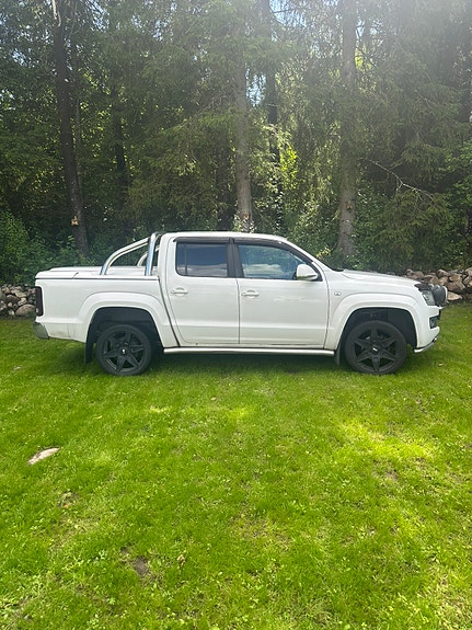 Volkswagen Amarok 2 of 4