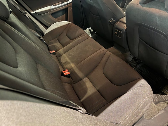 Volvo S60 12 of 16