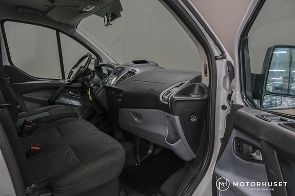 Ford Transit Custom 9 of 15