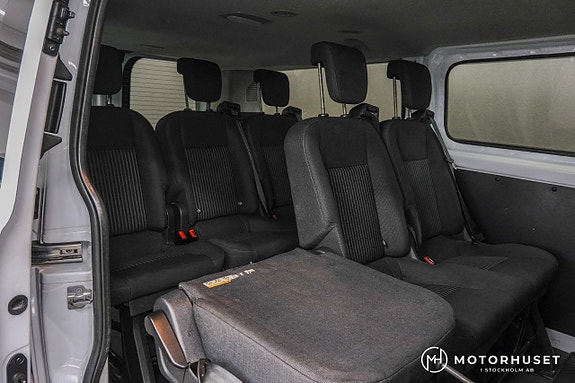 Ford Transit Custom 11 of 15