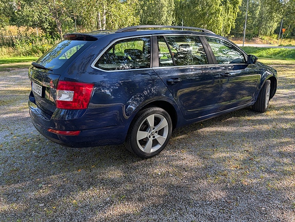 Skoda Octavia 3 of 5