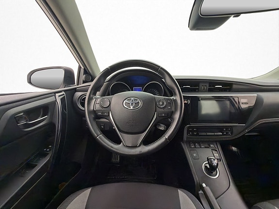 Toyota Auris 12 of 30