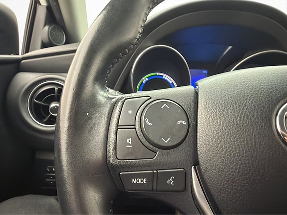 Toyota Auris 16 of 30