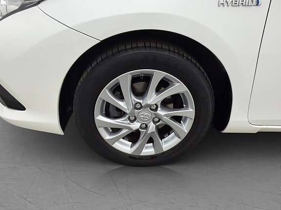 Toyota Auris 29 of 30