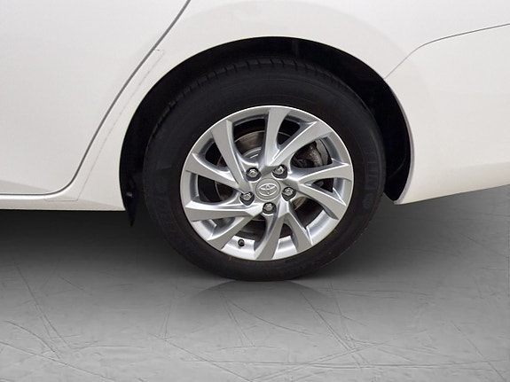 Toyota Auris 30 of 30
