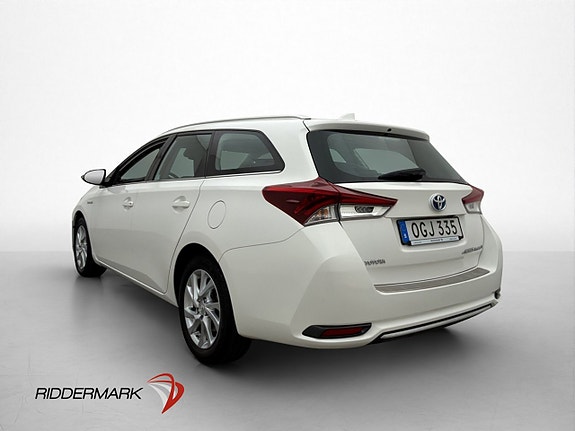 Toyota Auris 5 of 30
