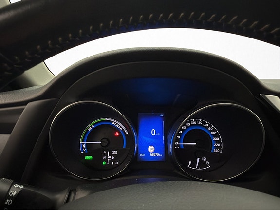 Toyota Auris 18 of 30