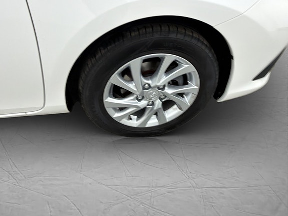 Toyota Auris 28 of 30