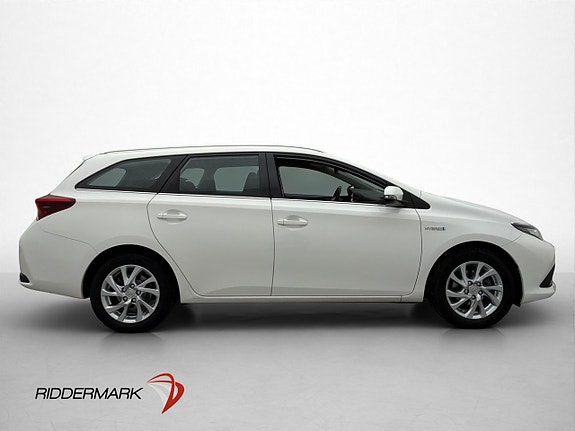 Toyota Auris 9 of 30