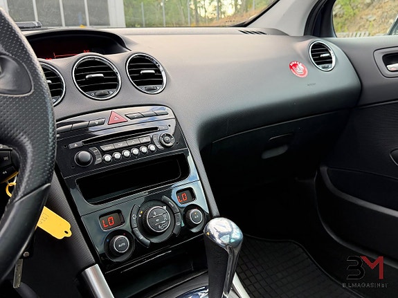 Peugeot 308 SW 19 of 21