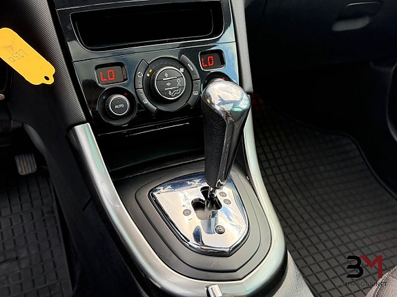 Peugeot 308 SW 17 of 21