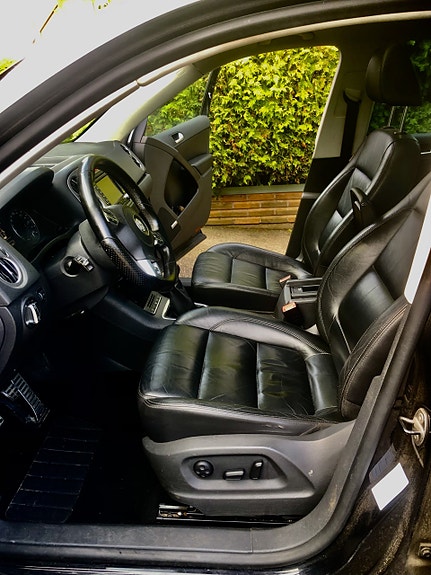 Volkswagen Tiguan 2 of 2