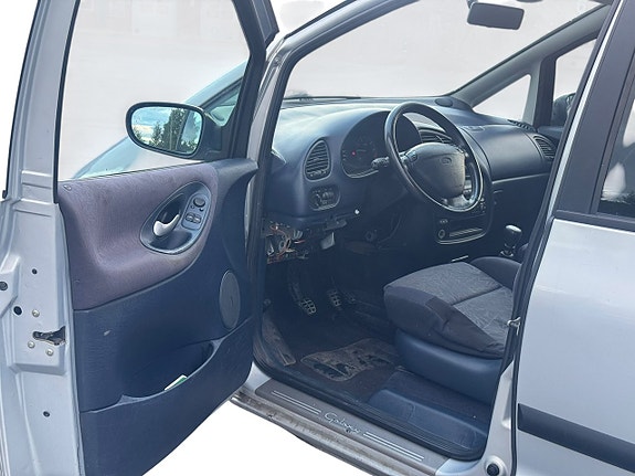 Ford Galaxy 10 of 15