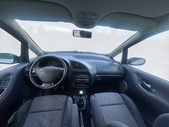 Ford Galaxy 12 of 15