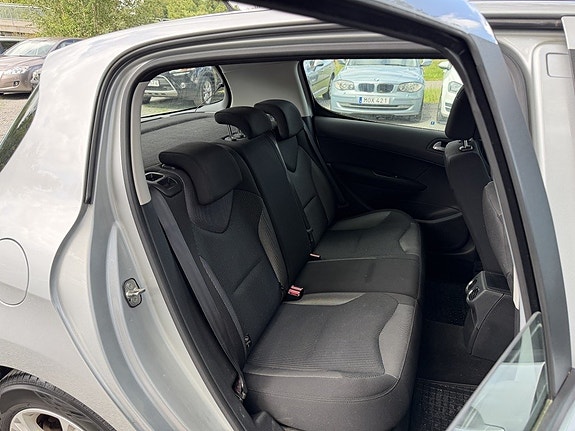 Peugeot 308 17 of 21