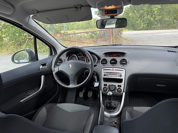 Peugeot 308 9 of 21