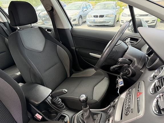 Peugeot 308 12 of 21