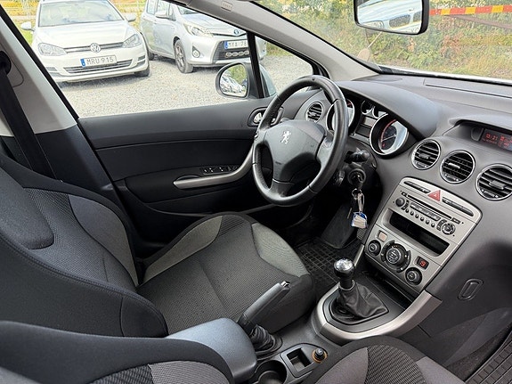Peugeot 308 10 of 21