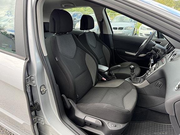 Peugeot 308 14 of 21