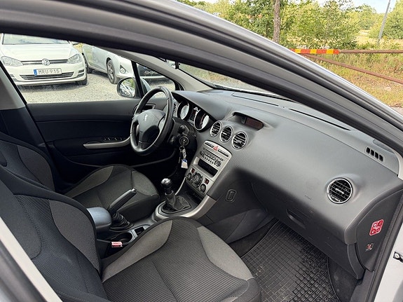 Peugeot 308 15 of 21